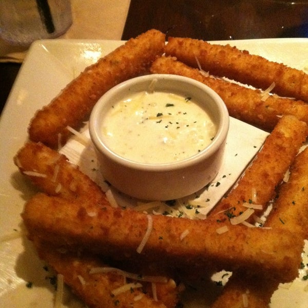 Photo taken at BJ&#39;s Restaurant &amp; Brewhouse by Summer K. on 2/22/2013