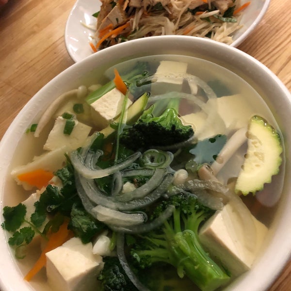 Photo taken at Kettles Vietnamese Bistro by Andrew E. on 4/4/2019