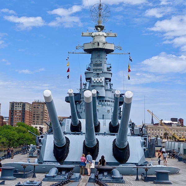 Foto diambil di Battleship North Carolina oleh Hugo B. pada 4/18/2021