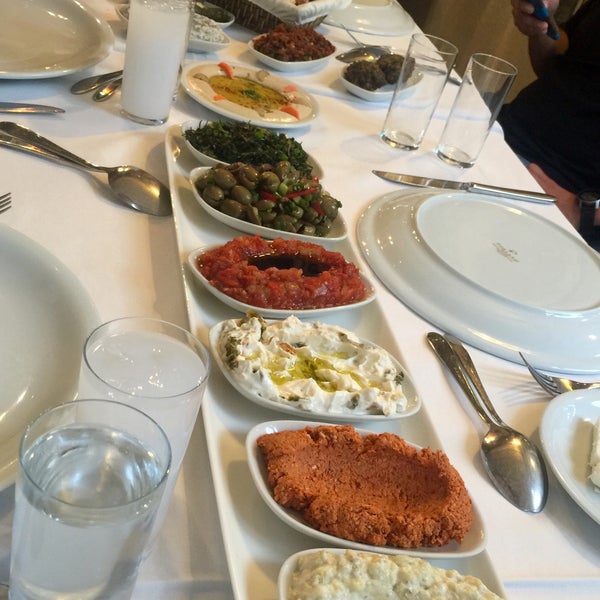 5/27/2015 tarihinde Handan T.ziyaretçi tarafından Antakya Restaurant'de çekilen fotoğraf