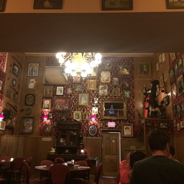 4/17/2014에 abikos a.님이 Ruby House Restaurant에서 찍은 사진