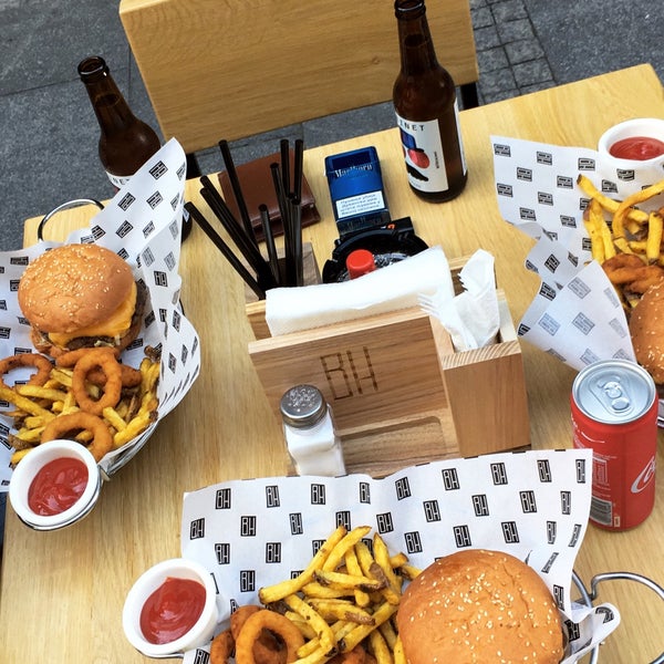 6/3/2018 tarihinde Nikola V.ziyaretçi tarafından Burger House'de çekilen fotoğraf