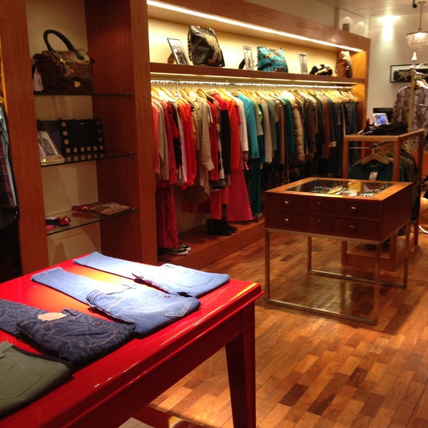 รูปภาพถ่ายที่ Patio Olmos Shopping โดย Agus R. เมื่อ 4/19/2013