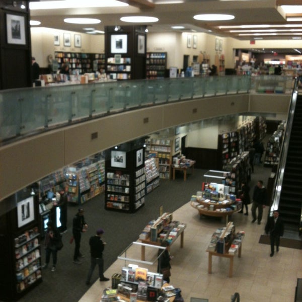 Barnes Noble Bookstore In Upper East Side