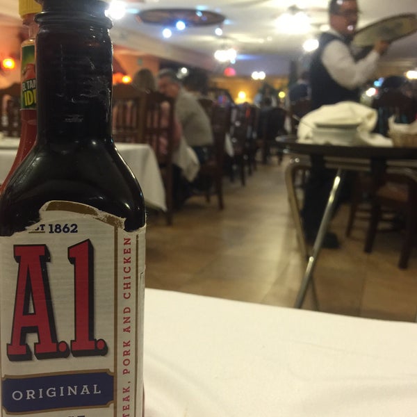 2/14/2016 tarihinde Ivan C.ziyaretçi tarafından La Siesta Restaurant Bar'de çekilen fotoğraf