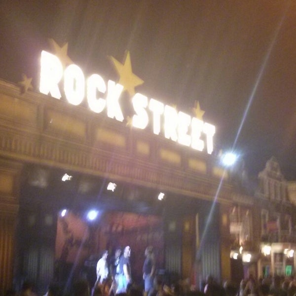 Foto tirada no(a) Rock Street por Jordão V. em 9/13/2013