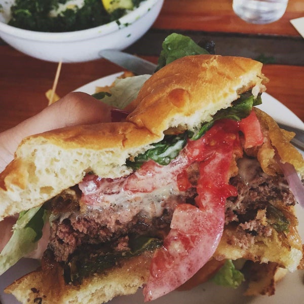 3/3/2018 tarihinde Janelle G.ziyaretçi tarafından Burger Up'de çekilen fotoğraf