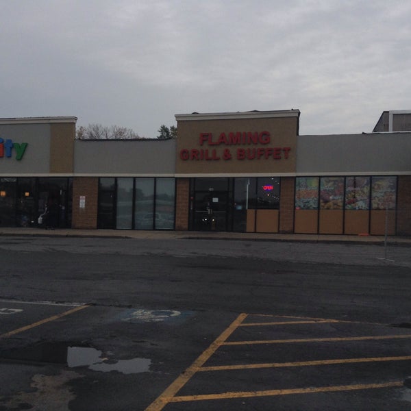 Northern Lights Plaza Shopping Mall In Syracuse