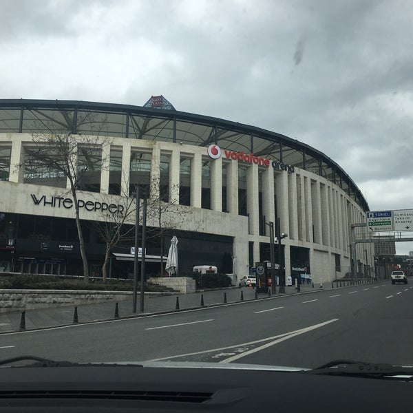 Foto tirada no(a) Tüpraş Stadyumu por 13567733737473 em 1/27/2017