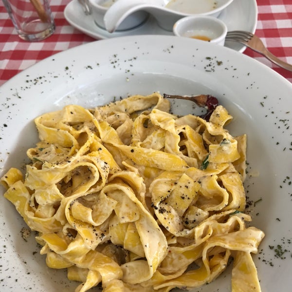 Foto diambil di Cucina Makkarna oleh HANOGLU H. pada 9/30/2017