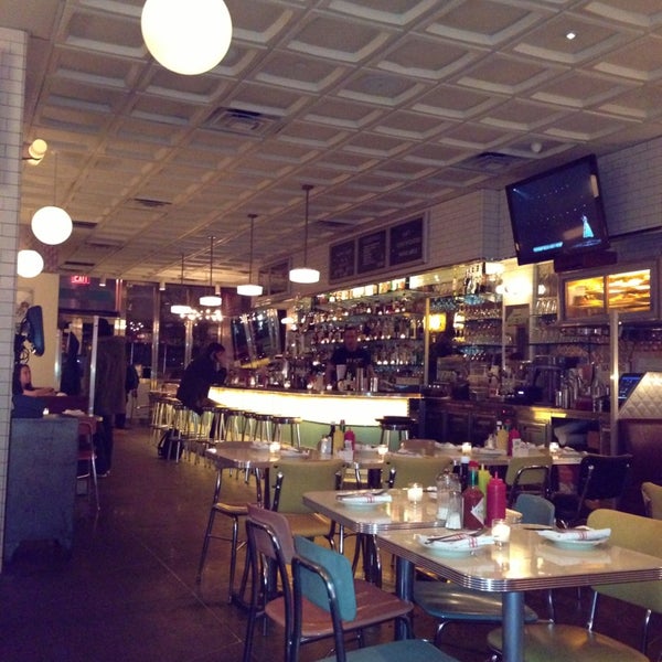 Foto tirada no(a) The Bowery Diner por Gozde K. em 2/25/2013
