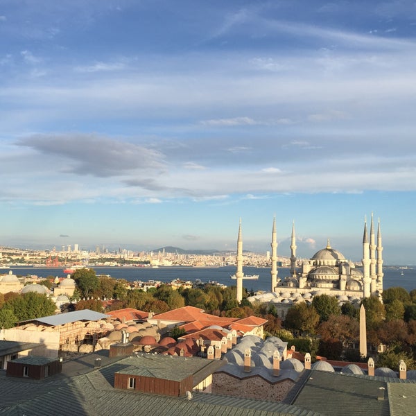 Das Foto wurde bei Hotel Arcadia Blue Istanbul von Eren T. am 9/25/2016 aufgenommen