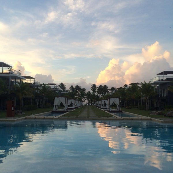 One of the best hotels I've ever been. The villas are gorgeous, and even the rooms are super nice too. Great service, the best at the area actually, really good food, simply sublime. 😍
