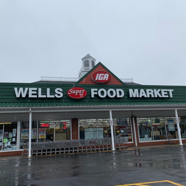 Wells Super Food Market Grocery Store