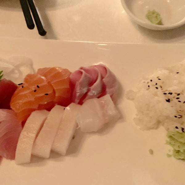 Снимок сделан в Friends Sushi пользователем Winnie F. 8/30/2019