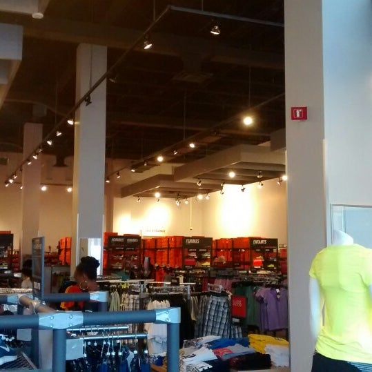 nike outlet marche central montreal