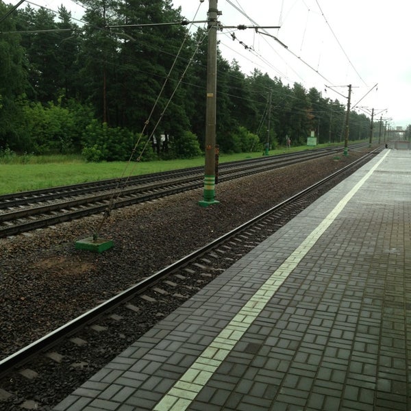 Платформа 42 км. Платформа Есенинская. Станция Есенинская фото. Фабричная 88 км