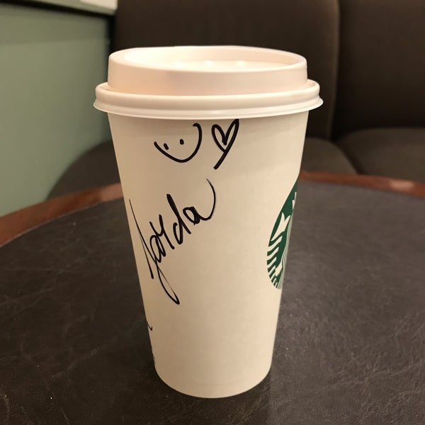 Снимок сделан в Starbucks пользователем Lex U. 2/3/2019
