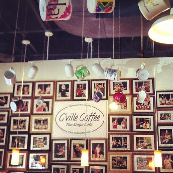 รูปภาพถ่ายที่ C&#39;ville Coffee โดย Cara C. เมื่อ 5/14/2013