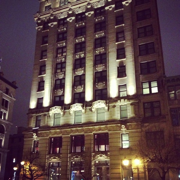 2/25/2013 tarihinde Brie V.ziyaretçi tarafından Hotel St Paul'de çekilen fotoğraf