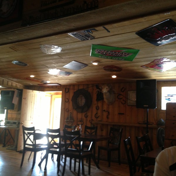 Roadhouse Bar And Grill American Restaurant in Grand Lake