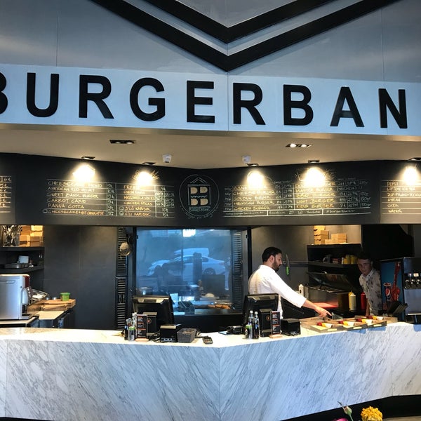 Foto tirada no(a) Burgerbank por Betül em 7/8/2018