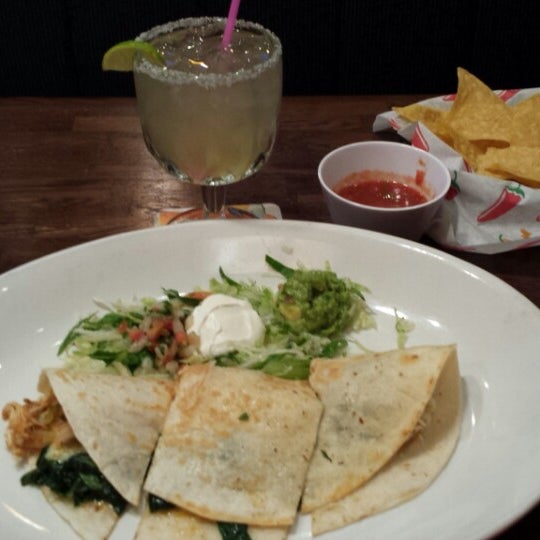 9/12/2013 tarihinde Kristen B.ziyaretçi tarafından Salsa&#39;s Mexican Grille'de çekilen fotoğraf