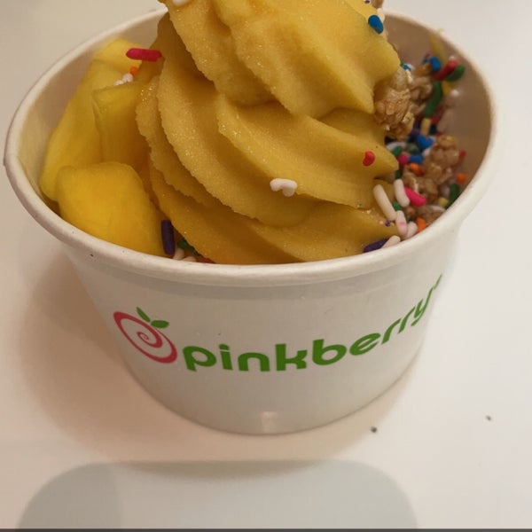 Pinkberry Frozen Yogurt Shop in Torrance