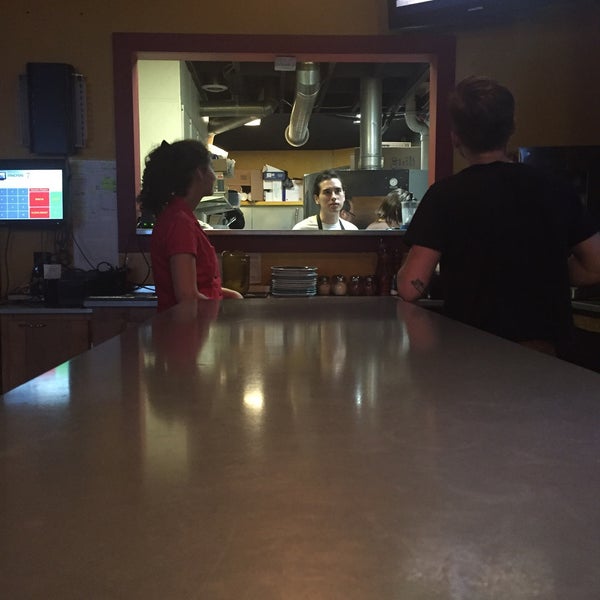 9/9/2016에 Steven G.님이 Nonna&#39;s Pizzeria &amp; Wine Bar에서 찍은 사진