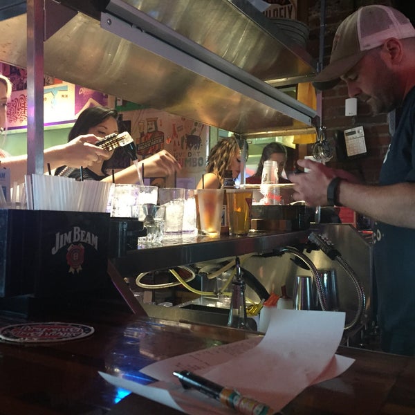 7/29/2016 tarihinde Steven G.ziyaretçi tarafından M.L.Rose Craft Beer &amp; Burgers'de çekilen fotoğraf