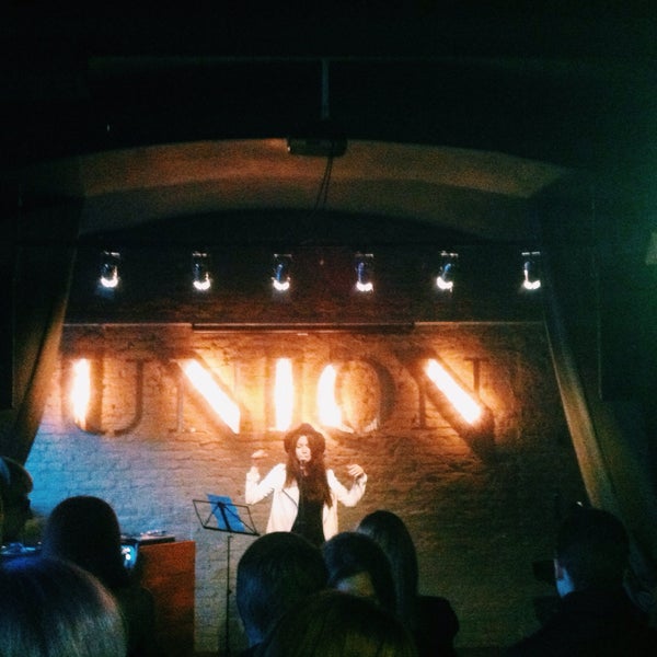 Foto tirada no(a) Union Bar and Grill por Daria C. em 6/17/2015