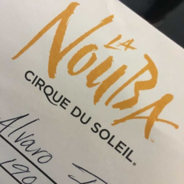 Foto scattata a La Nouba by Cirque du Soleil da Varo Tete Elvis il 2/19/2017