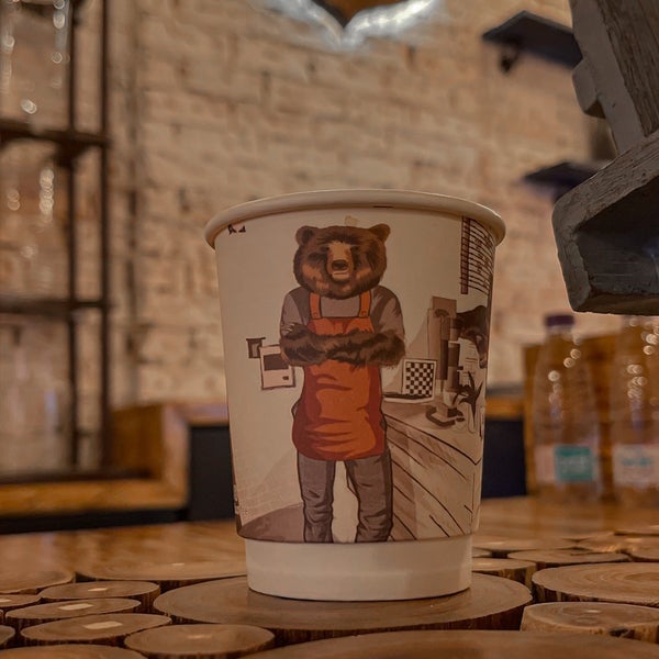 8/28/2022 tarihinde Mohamed 🎶📸ziyaretçi tarafından BEAR CUB ®️ Specialty coffee Roasteryمحمصة بير كب للقهوة المختصة'de çekilen fotoğraf
