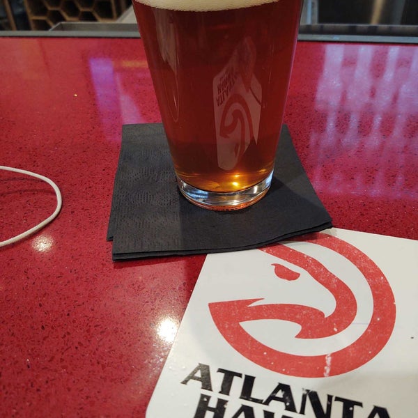 1/28/2022 tarihinde Sean T M.ziyaretçi tarafından Atlanta Hawks Bar &amp; Grill'de çekilen fotoğraf