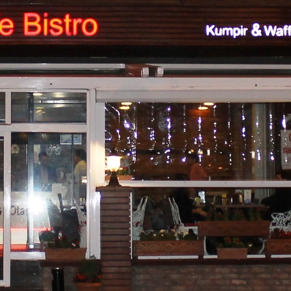 รูปภาพถ่ายที่ Otantik Kumpir &amp; Waffle โดย Otantik Kumpir &amp; Waffle เมื่อ 10/10/2015