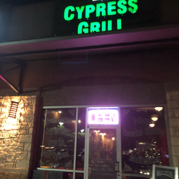 Foto scattata a Cypress Grill da Elizabeth B. il 12/21/2018