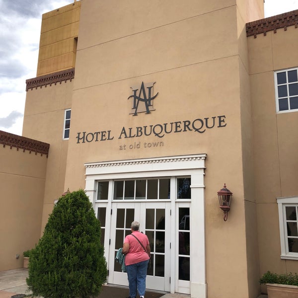 Photo taken at Hotel Albuquerque at Old Town by Elizabeth B. on 10/7/2018