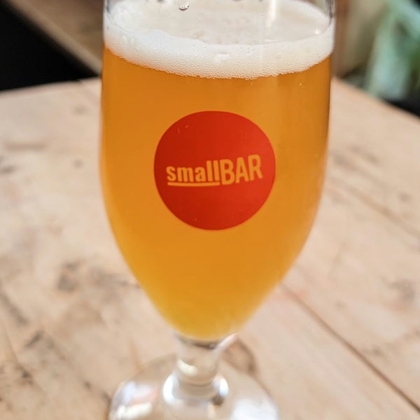 Самый маленький паб. The smallest bar. Самый маленький бар. Маленький паб. Стильный маленький бар.