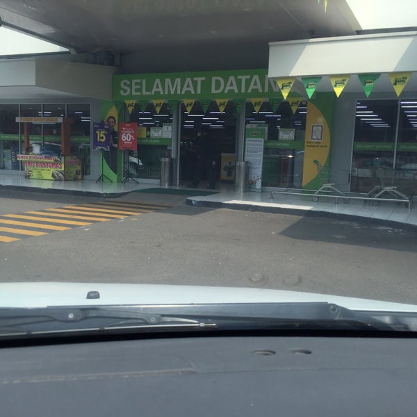 Giant (Now Closed) - Duren Sawit 