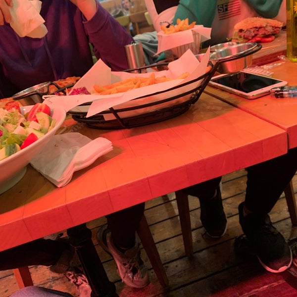 10/6/2019 tarihinde CROCUSHAMAMSPAziyaretçi tarafından Zoom Cafe Restaurant'de çekilen fotoğraf