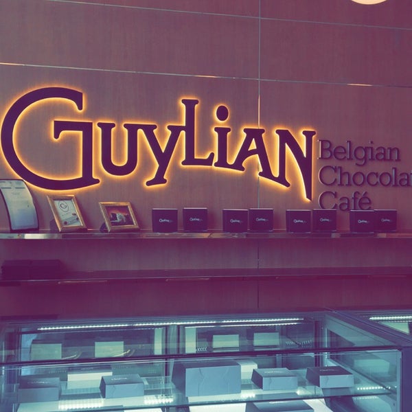 Photo taken at Guylian Café by Ab⚖️ on 4/5/2019
