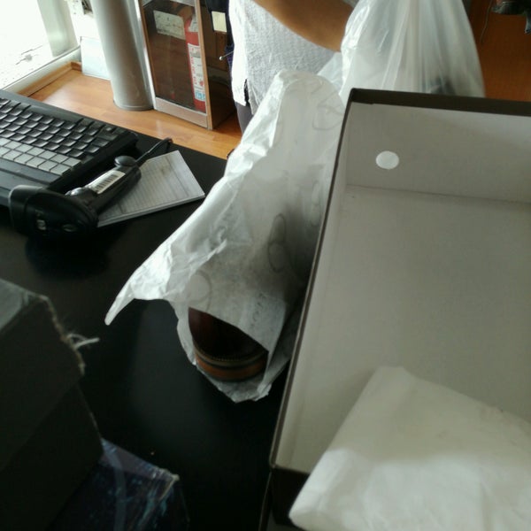 florsheim outlet store