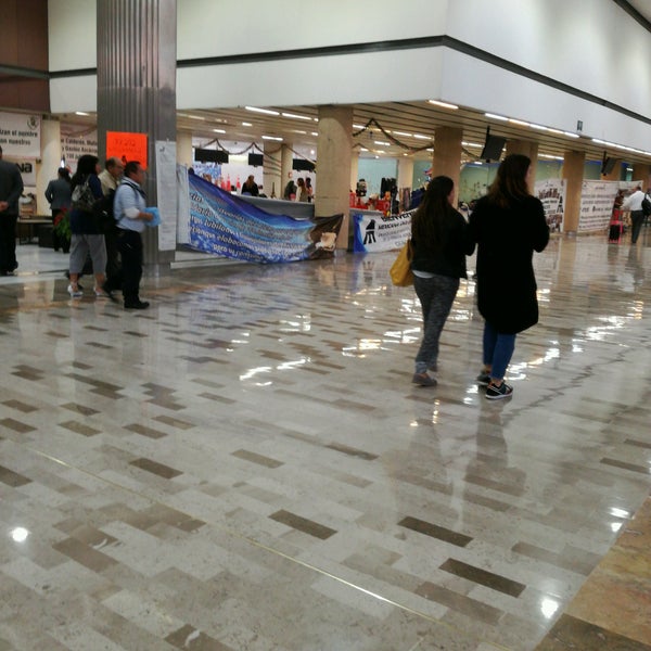 Foto diambil di Aeropuerto Internacional Benito Juárez Ciudad de México (MEX) oleh Salvador V. pada 1/19/2017