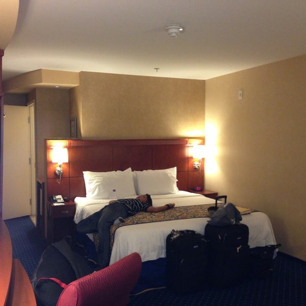 Photo taken at Courtyard by Marriott Anaheim Resort/Convention Center by GeLixious S. on 3/13/2013