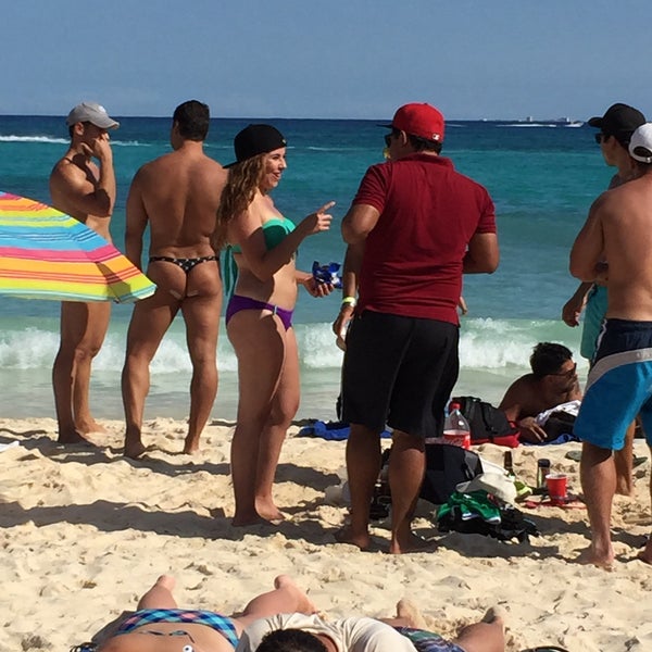 Das Foto wurde bei Mamita&#39;s Beach Club von Ernesto J. am 2/8/2015 aufgenommen