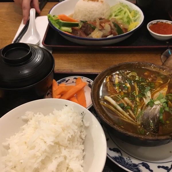 Photo taken at BunBunBun Vietnamese Food by Hien D. on 4/4/2018