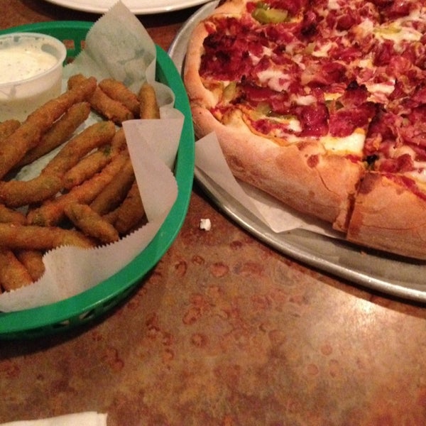 Foto tirada no(a) Downey Pizza Company por C L. em 1/13/2013