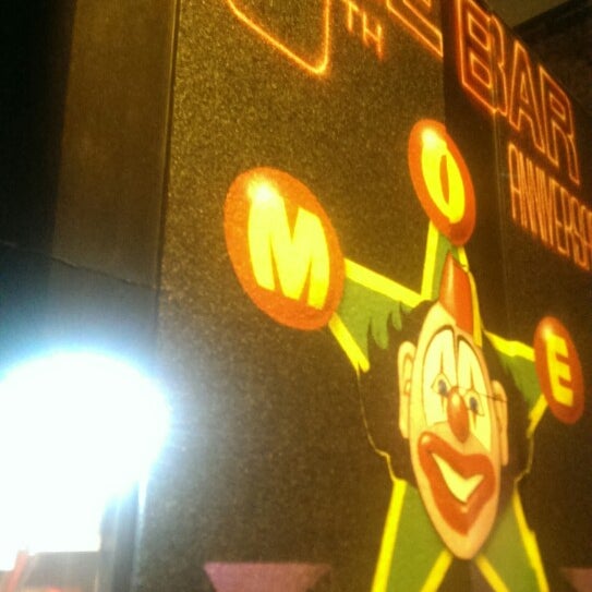 รูปภาพถ่ายที่ Moe Bar โดย Ming T. เมื่อ 5/3/2014