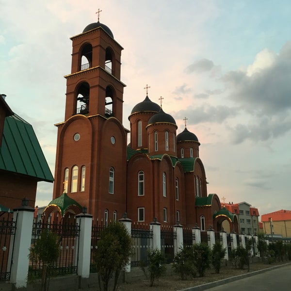 Храм Святой Троицы в Сходне