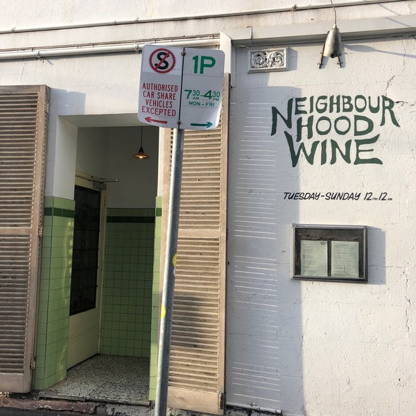 Das Foto wurde bei Neighbourhood Wine von Victoria S. am 2/21/2020 aufgenommen